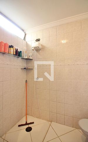 Casa à venda com 393m², 5 quartos e 8 vagasBanheiro Social