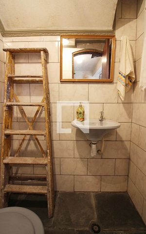 Casa à venda com 393m², 5 quartos e 8 vagasBanheiro de serviço
