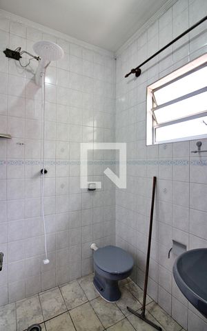 Casa à venda com 393m², 5 quartos e 8 vagasBanheiro da Suíte 4