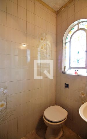 Casa à venda com 393m², 5 quartos e 8 vagasBanheiro da Suíte 1