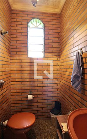 Casa à venda com 393m², 5 quartos e 8 vagasLavabo
