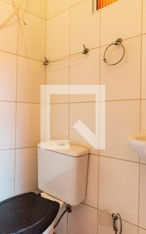 Casa à venda com 210m², 3 quartos e 2 vagas Casa à venda com 210m², 3 quartos e 2 vagasBanheiro de Serviço