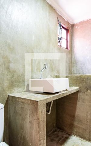 Casa à venda com 210m², 3 quartos e 2 vagas Casa à venda com 210m², 3 quartos e 2 vagasBanheiro da Suíte