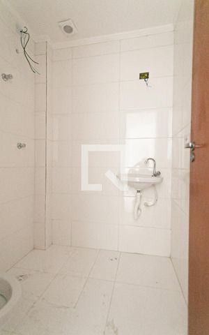 Apartamento para alugar com 48m², 2 quartos e sem vaga Apartamento para alugar com 48m², 2 quartos e sem vagaBanheiro