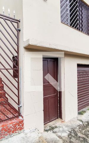 Casa para alugar com 65m², 2 quartos e sem vaga Casa para alugar com 65m², 2 quartos e sem vagaFachada