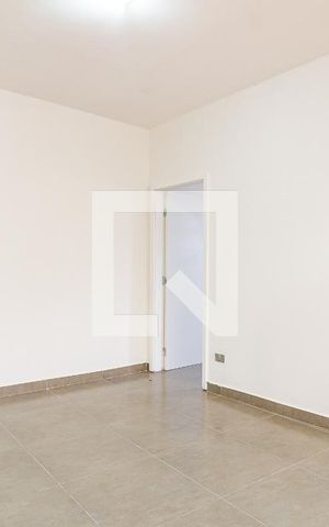 Casa para alugar com 65m², 2 quartos e sem vaga Casa para alugar com 65m², 2 quartos e sem vagaSala
