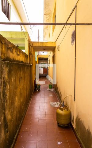 Casa à venda com 130m², 3 quartos e 2 vagas Casa à venda com 130m², 3 quartos e 2 vagasQuintal e área de serviço