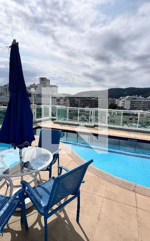 Apartamento à venda com 105m², 3 quartos e 2 vagas Apartamento à venda com 105m², 3 quartos e 2 vagasÁrea comum - Piscina