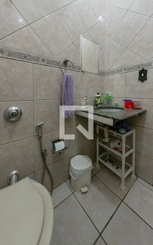Casa à venda com 105m², 3 quartos e 2 vagasBanheiro Social