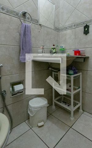 Casa à venda com 105m², 3 quartos e 2 vagasBanheiro Social