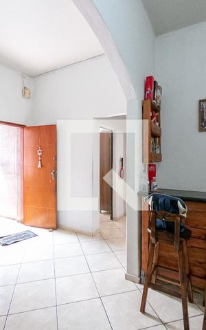 Casa à venda com 105m², 3 quartos e 2 vagasSala
