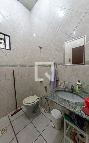 Casa à venda com 105m², 3 quartos e 2 vagasBanheiro Social