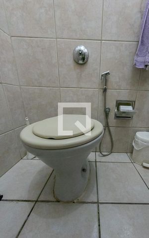 Casa à venda com 105m², 3 quartos e 2 vagasBanheiro Social