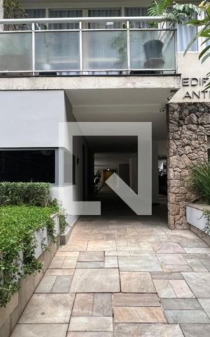 Apartamento à venda com 156m², 3 quartos e 1 vaga Apartamento à venda com 156m², 3 quartos e 1 vagaFachada