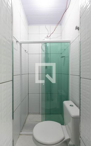 Casa à venda com 335m², 5 quartos e 2 vagas Casa à venda com 335m², 5 quartos e 2 vagasBanheiro