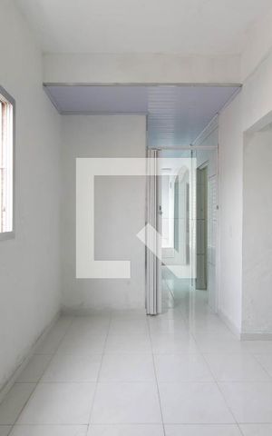 Casa à venda com 335m², 5 quartos e 2 vagas Casa à venda com 335m², 5 quartos e 2 vagasQuarto 3