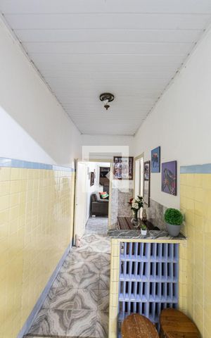 Casa à venda com 300m², 2 quartos e sem vaga Casa à venda com 300m², 2 quartos e sem vagaCorredor