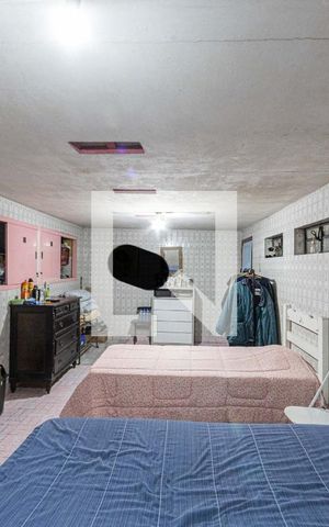 Casa à venda com 300m², 2 quartos e sem vaga Casa à venda com 300m², 2 quartos e sem vagaQuarto de Serviço