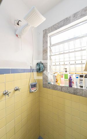 Casa à venda com 300m², 2 quartos e sem vaga Casa à venda com 300m², 2 quartos e sem vagaBanheiro Social