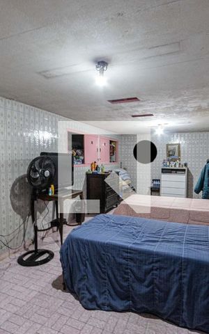 Casa à venda com 300m², 2 quartos e sem vaga Casa à venda com 300m², 2 quartos e sem vagaQuarto de Serviço