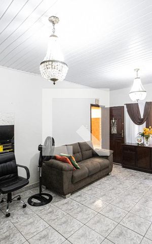 Casa à venda com 300m², 2 quartos e sem vaga Casa à venda com 300m², 2 quartos e sem vagaSala