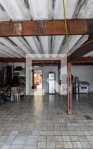 Casa à venda com 300m², 2 quartos e sem vaga Casa à venda com 300m², 2 quartos e sem vagaSalao