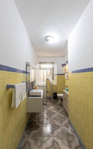 Casa à venda com 300m², 2 quartos e sem vaga Casa à venda com 300m², 2 quartos e sem vagaBanheiro Social