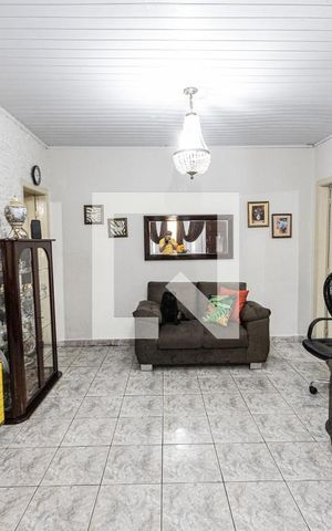 Casa à venda com 300m², 2 quartos e sem vaga Casa à venda com 300m², 2 quartos e sem vagaSala