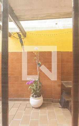 Casa à venda com 300m², 2 quartos e sem vaga Casa à venda com 300m², 2 quartos e sem vagaVista - Quarto 2