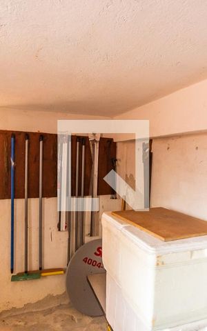 Casa à venda com 250m², 2 quartos e 1 vaga Casa à venda com 250m², 2 quartos e 1 vagaPorão