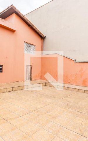 Casa à venda com 250m², 2 quartos e 1 vaga Casa à venda com 250m², 2 quartos e 1 vagaQuintal