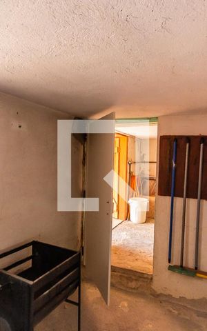 Casa à venda com 250m², 2 quartos e 1 vaga Casa à venda com 250m², 2 quartos e 1 vagaPorão