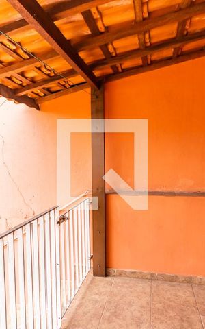 Casa à venda com 250m², 2 quartos e 1 vaga Casa à venda com 250m², 2 quartos e 1 vagaVaranda