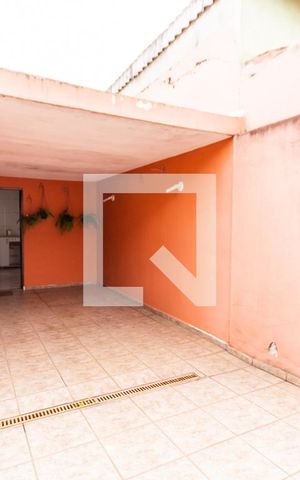 Casa à venda com 250m², 2 quartos e 1 vaga Casa à venda com 250m², 2 quartos e 1 vagaGaragem