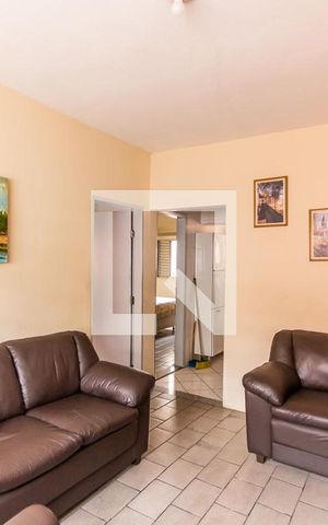 Casa à venda com 250m², 2 quartos e 1 vaga Casa à venda com 250m², 2 quartos e 1 vagaSala