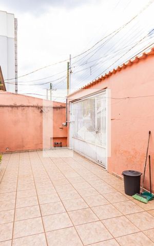 Casa à venda com 250m², 2 quartos e 1 vaga Casa à venda com 250m², 2 quartos e 1 vagaGaragem