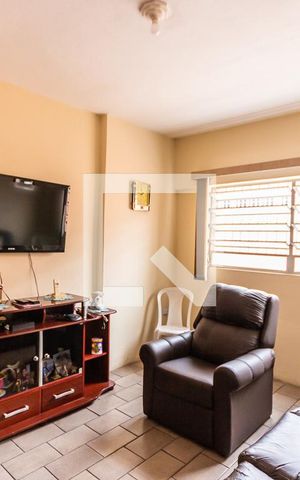 Casa à venda com 250m², 2 quartos e 1 vaga Casa à venda com 250m², 2 quartos e 1 vagaSala