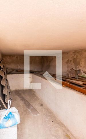 Casa à venda com 250m², 2 quartos e 1 vaga Casa à venda com 250m², 2 quartos e 1 vagaPorão