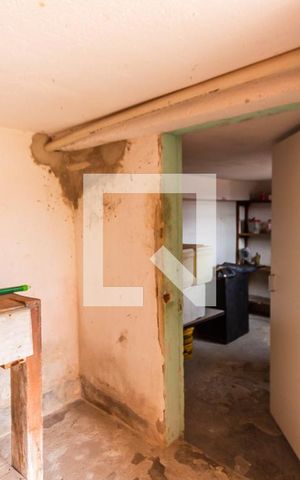 Casa à venda com 250m², 2 quartos e 1 vaga Casa à venda com 250m², 2 quartos e 1 vagaPorão