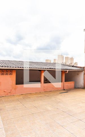 Casa à venda com 250m², 2 quartos e 1 vaga Casa à venda com 250m², 2 quartos e 1 vagaQuintal