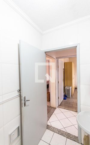 Casa à venda com 250m², 2 quartos e 1 vaga Casa à venda com 250m², 2 quartos e 1 vagaBanheiro