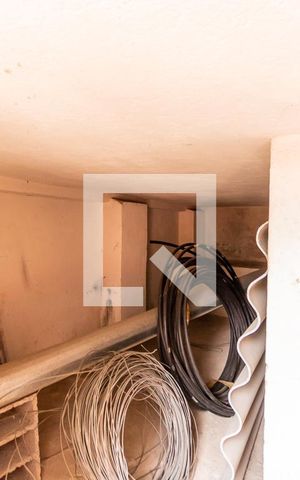 Casa à venda com 250m², 2 quartos e 1 vaga Casa à venda com 250m², 2 quartos e 1 vagaPorão