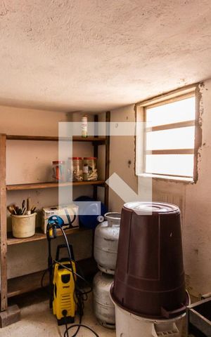 Casa à venda com 250m², 2 quartos e 1 vaga Casa à venda com 250m², 2 quartos e 1 vagaPorão
