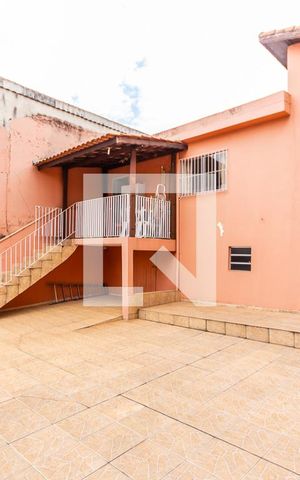 Casa à venda com 250m², 2 quartos e 1 vaga Casa à venda com 250m², 2 quartos e 1 vagaQuintal