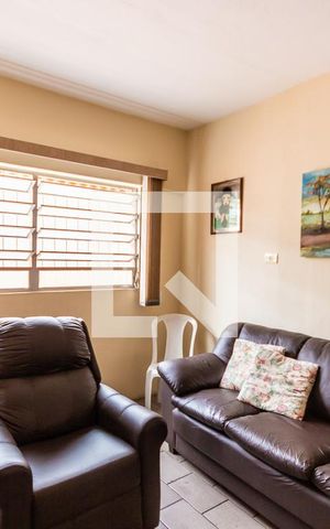 Casa à venda com 250m², 2 quartos e 1 vaga Casa à venda com 250m², 2 quartos e 1 vagaSala