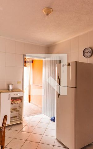 Casa à venda com 250m², 2 quartos e 1 vaga Casa à venda com 250m², 2 quartos e 1 vagaCozinha e Área de Serviço
