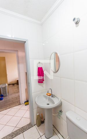 Casa à venda com 250m², 2 quartos e 1 vaga Casa à venda com 250m², 2 quartos e 1 vagaBanheiro