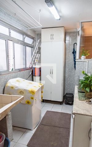 Apartamento à venda com 90m², 2 quartos e sem vaga Apartamento à venda com 90m², 2 quartos e sem vagaÁrea de serviço