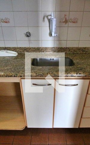 Apartamento à venda com 65m², 2 quartos e 1 vagaCozinha (pia e armário)