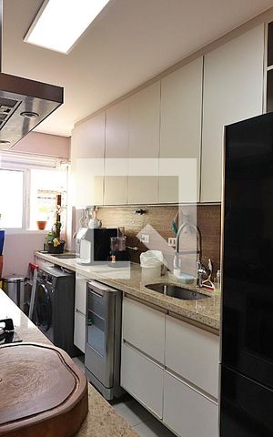 Apartamento à venda com 67m², 2 quartos e 1 vagaCozinha e Área de Serviço